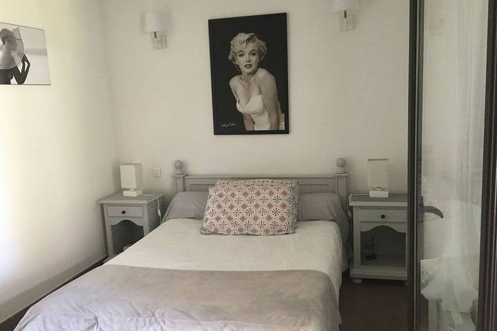 Location de vacances pour 3 personnes, avec terrasse et jardin à Bastelicaccia - 4