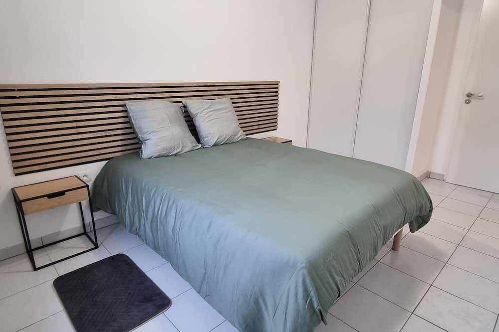 Entire apartment, Apartment Pessac- Ideal location in Pessac, Bordeaux region