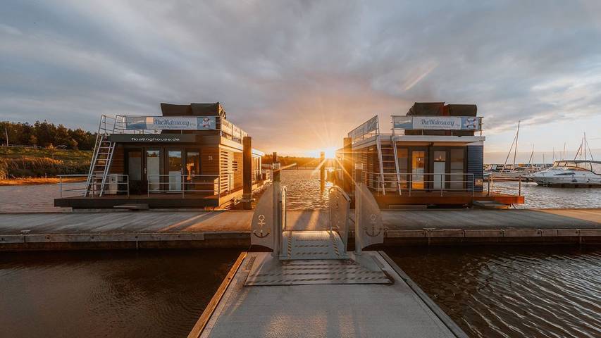 Boot für 6 Personen, mit Terrasse und Garten sowie Seeblick in Sachsen