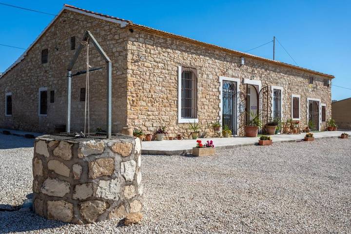 Escapadas de fin de semana para 4 personas, con jardín y vistas al lago en Alicante