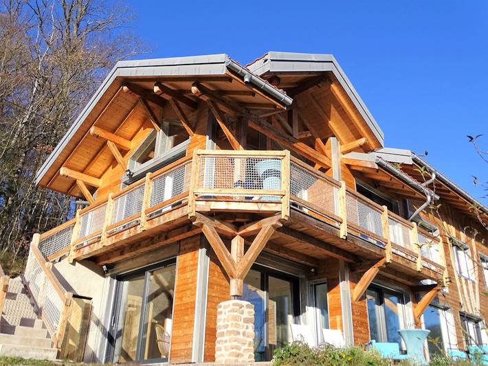 Location de vacances pour 8 personnes, avec Balcon et Jacuzzi ainsi que Terrasse et Jardin dans les Vosges