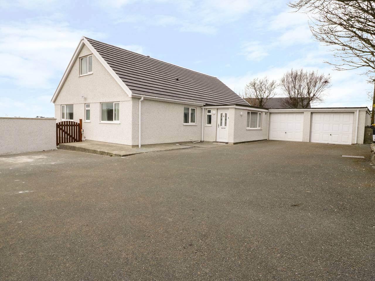 Cottage for 10 People in Isle of Anglesey, North-Wales
