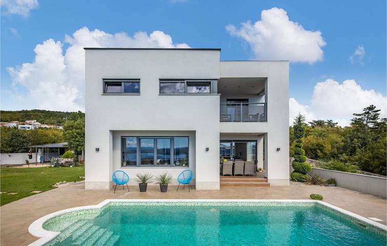 Ferienhaus für 8 Personen, mit Terrasse und Pool in Crikvenica