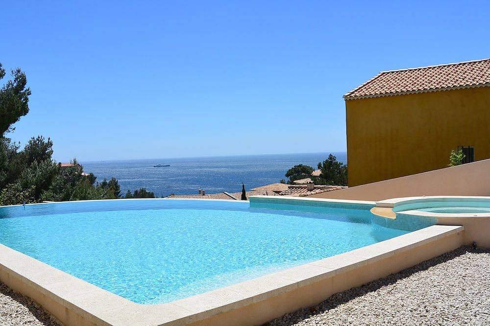 Appartement entier, T1 indépendant dans villa avec piscine/Spa sur la mer-Ensues la Redonne in Ensuès-la-Redonne, Côte méditerranéenne (France)