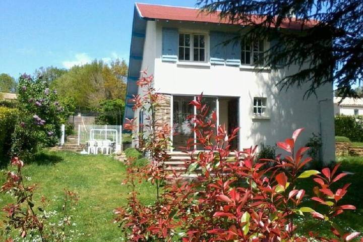 Gîte pour 6 personnes, avec piscine, animaux acceptés