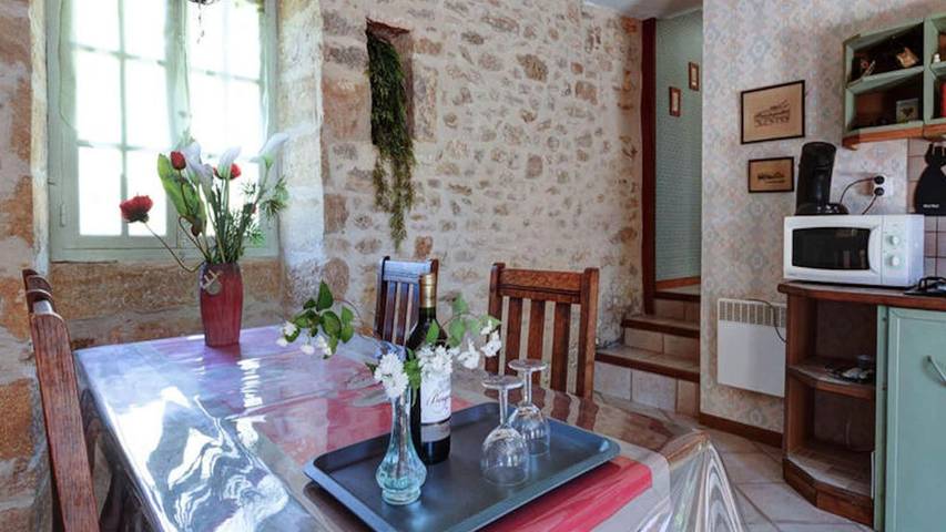 Gîte pour 6 personnes, avec jardin à Saint-Léon-sur-Vézère - 3