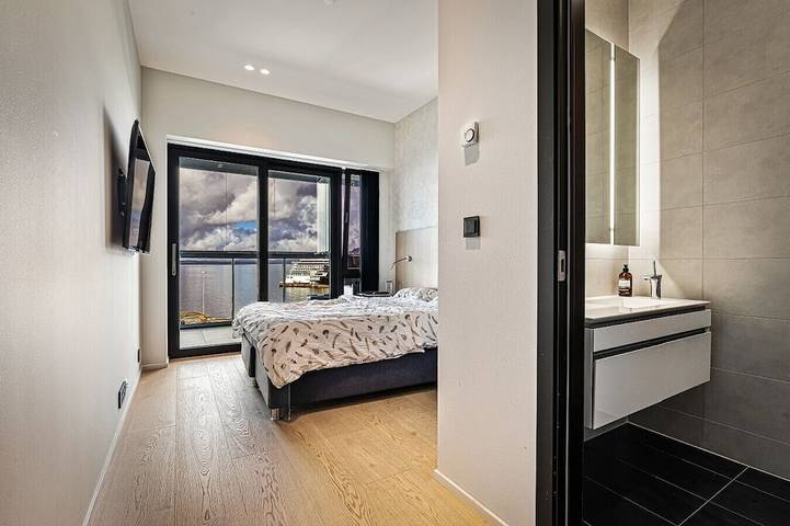 Ganze Wohnung, Exclusive Penthouse with Bryggen Views in Bergenhus, Bergen