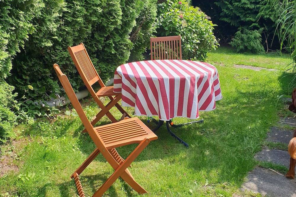Ferienwohnung in Alleinnutzung  mit Garten und Teich, Nähe Sankt Peter Ording in Lehe, Halbinsel Eiderstedt