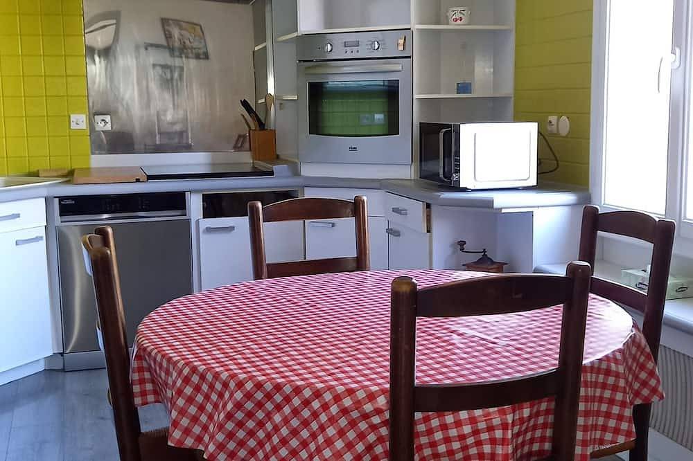 Entire apartment, T4 apartment in townhouse, very bright, quiet area in Cran-Gevrier, Annecy (commune)