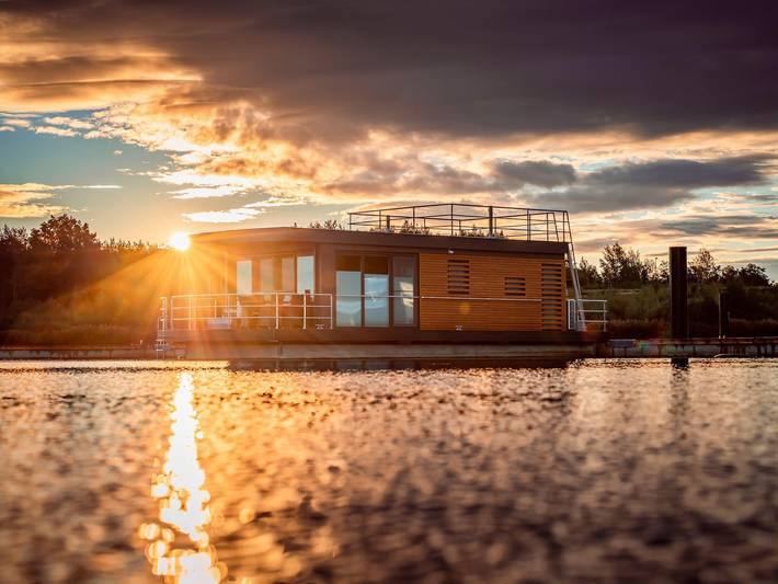 Hausboot für 6 Personen, mit Terrasse im Lausitzer Seenland