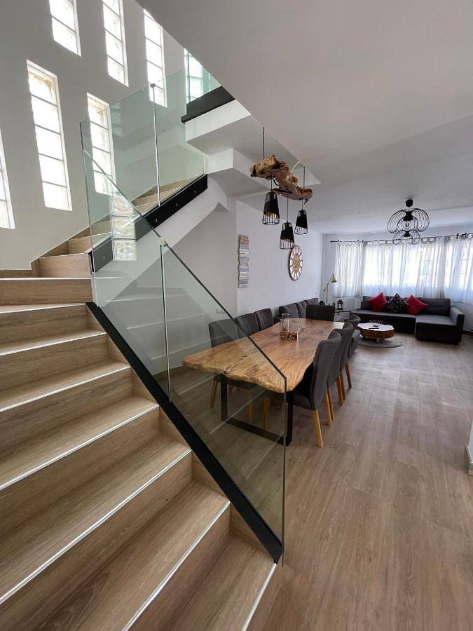 Villa for 12 people, with balcony and pool - 1