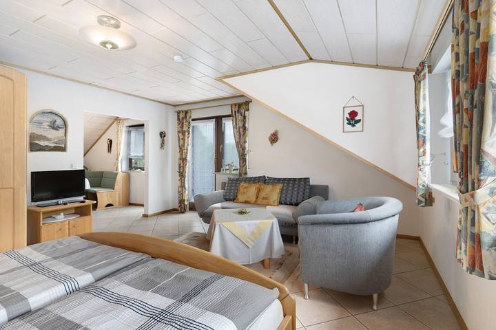 Appartement entier, Appartement "Gieringer" avec vue sur les montagnes, balcon et Wi-Fi in Oberharmersbach, Forêt-Noire centrale