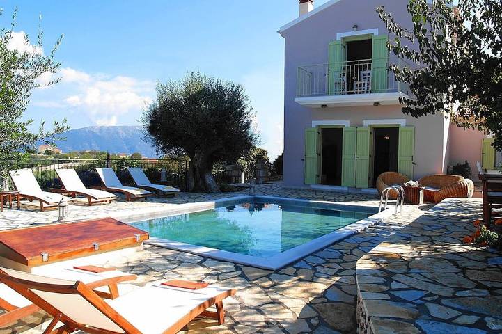 Villa for 6 people, with balcony and garden in Fiskardo