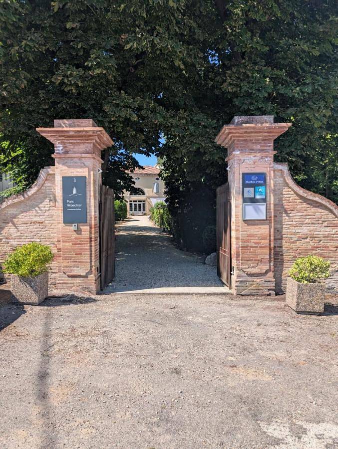 Chambre d’hôte pour 5 personnes, avec jardin ainsi que piscine et vue à Molières
