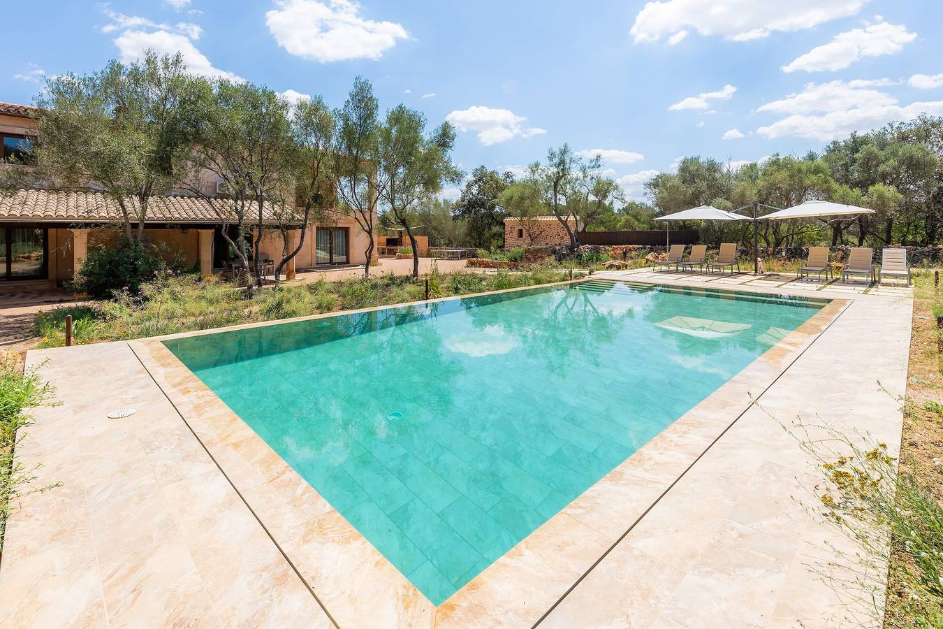 Fantastique maison de campagne Can Madís avec piscine, jardin, terrasse et vue sur les montagnes in Costitx, Majorque l'intérieur des terres