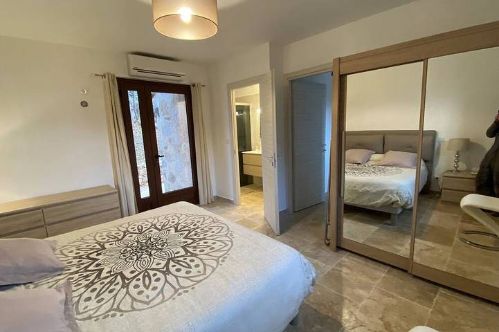 Chambre d’hôte pour 3 personnes, avec piscine à Venaco - 3