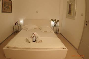 Villa for 9 People in Perdika, Aegina, Photo 4