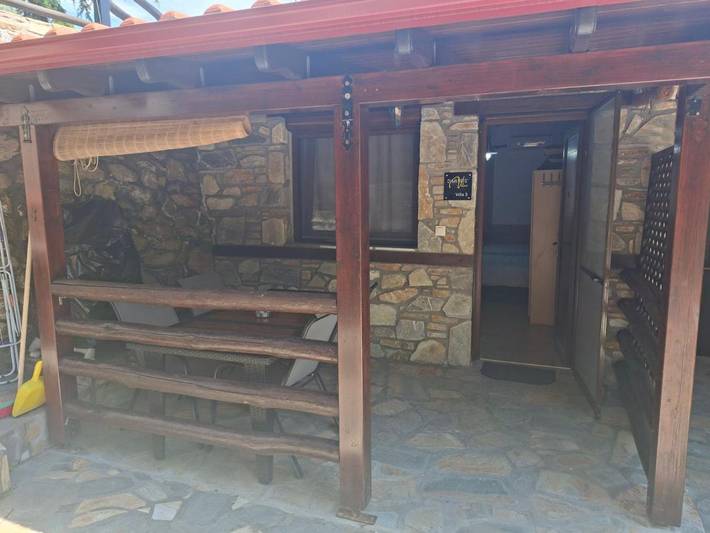 Gîte pour 5 personnes, avec Balcon et Terrasse ainsi que Jardin et Vue dans Ormos Panagias - 2