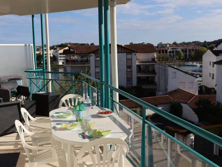 Appartement de vacances pour 4 personnes, avec vue ainsi que terrasse et piscine - 1