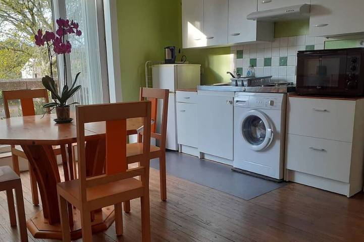Appartement entier, Agréable  appartement  dans résidence avec jardin  très proche des commodités in Pont-l'Abbé, Côte de Cornouaille