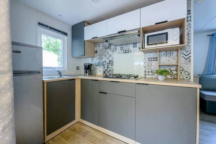 Mobil home pour 6 personnes, avec bassin pour enfant et jacuzzi à Parentis-en-Born - 4
