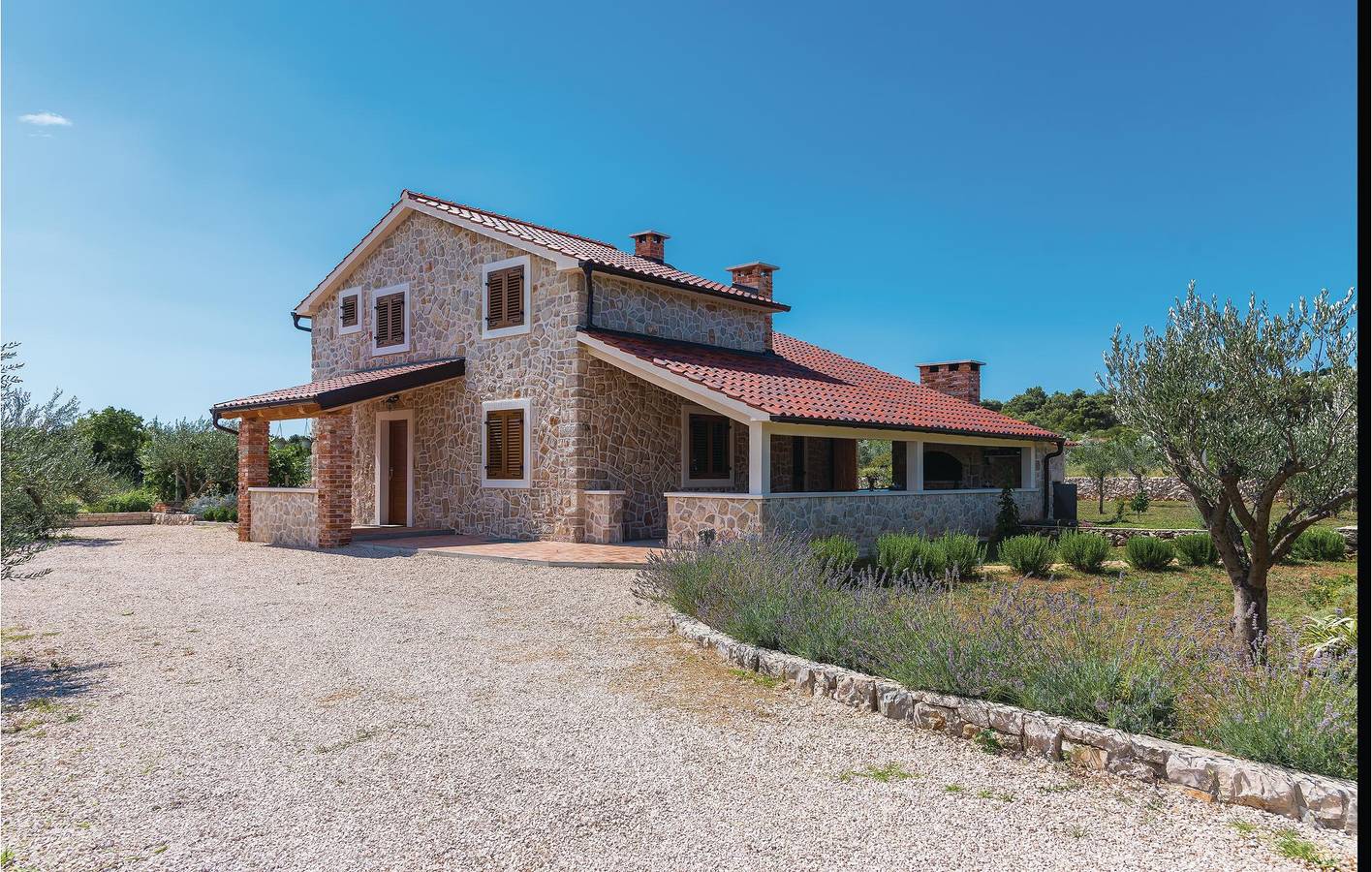 Geräumige 145 m² große Wohnung mit Pool, Terrasse und moderner Ausstattung in Vodice, Šibenik-Knin