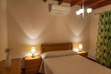 Villa for 12 Guests in Vila Franca do Campo (São Miguel), São Miguel, Picture 2