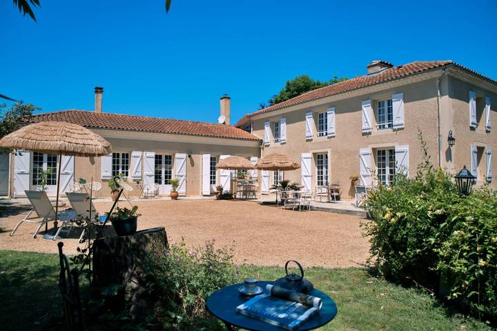Chambre d’hôte pour 4 personnes, avec jardin, animaux acceptés à Aujan-Mournède