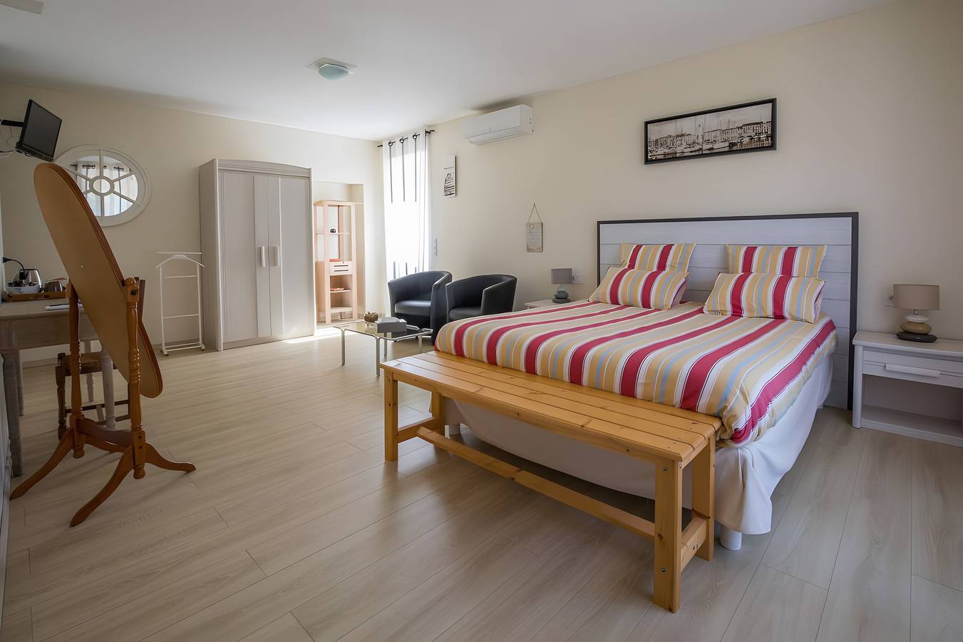 Chambre d’hôtes - La Rochelle in Virson, Région de Rochefort