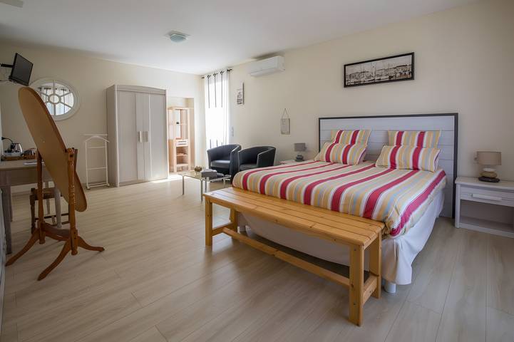 Chambre d’hôte pour 3 personnes, avec jardin en Charente-Maritime