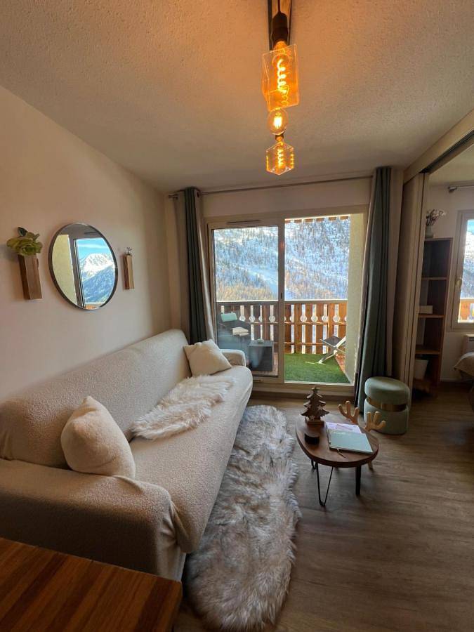 Vakantieappartement voor 6 personen, with uitzicht and zwembad as well as terras - 1