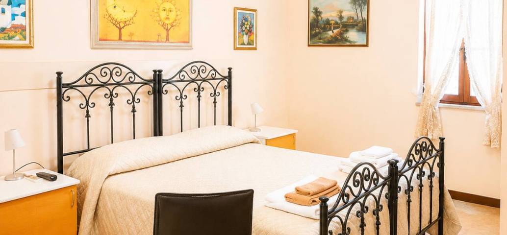 Lumora B&B - Camera Doppia Luce con Wi-Fi e aria condizionata in Crotone, Provincia di Crotone