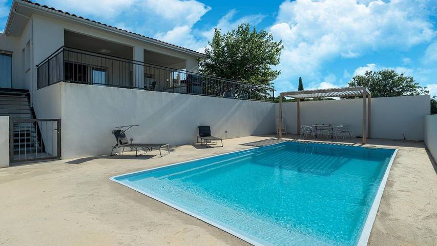 Casa de vacaciones para 8 personas, con jardín además de terraza y piscina, Se admiten mascotas - 1