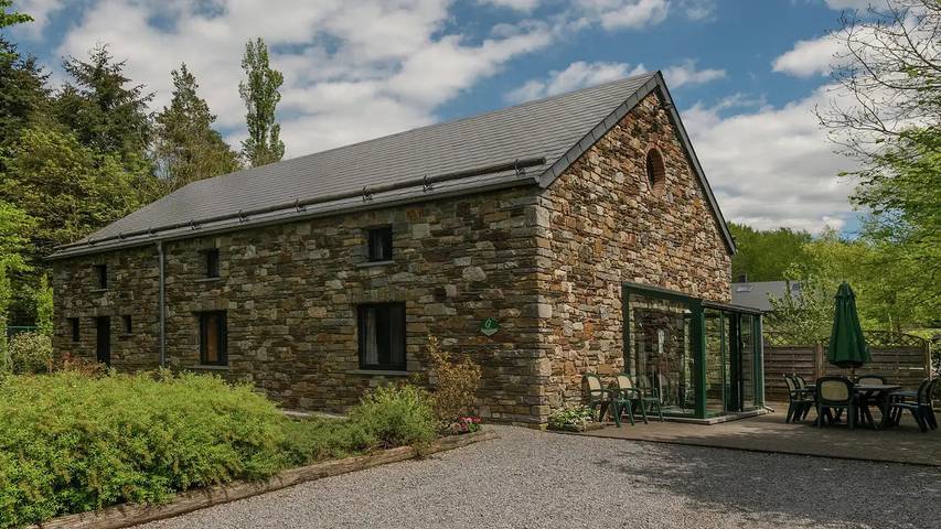Vakantiehuis voor 8 personen, with sauna and tuin as well as whirlpool, met huisdier in Theux