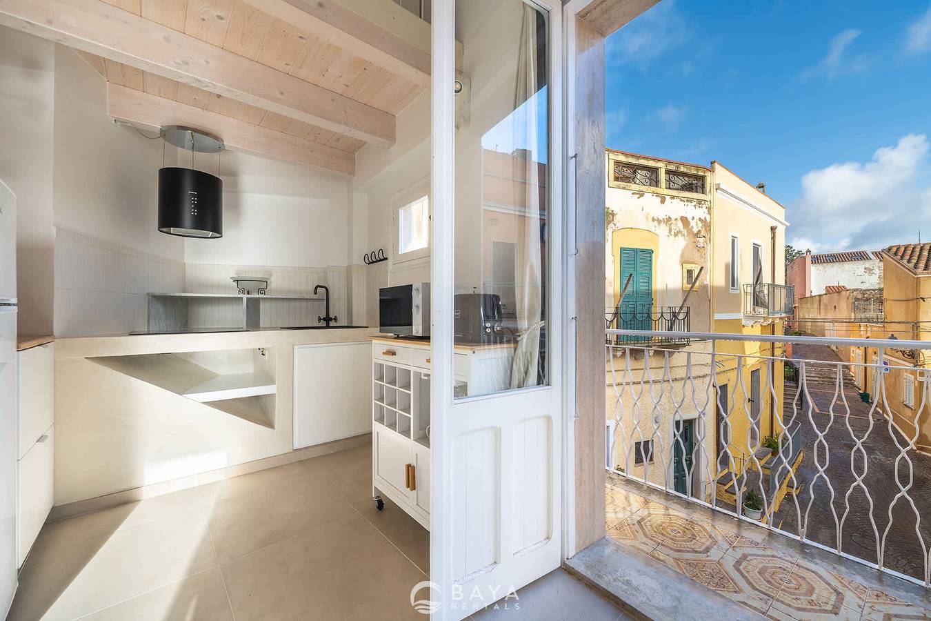Ca Rouge - Modern Bright 3Br Boutique Retreat in the Heart of Carloforte in Carloforte, Provincia de Carbonia-Iglesias