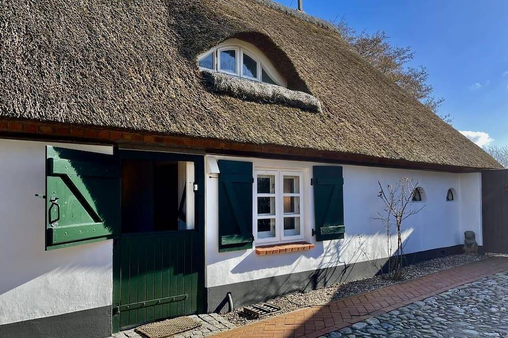 Friesenkate am Seedeich in Hillgroven, Nordsee - Schleswig-Holstein