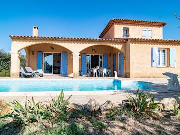 Gîte pour 4 personnes, avec jardin et terrasse à Régusse