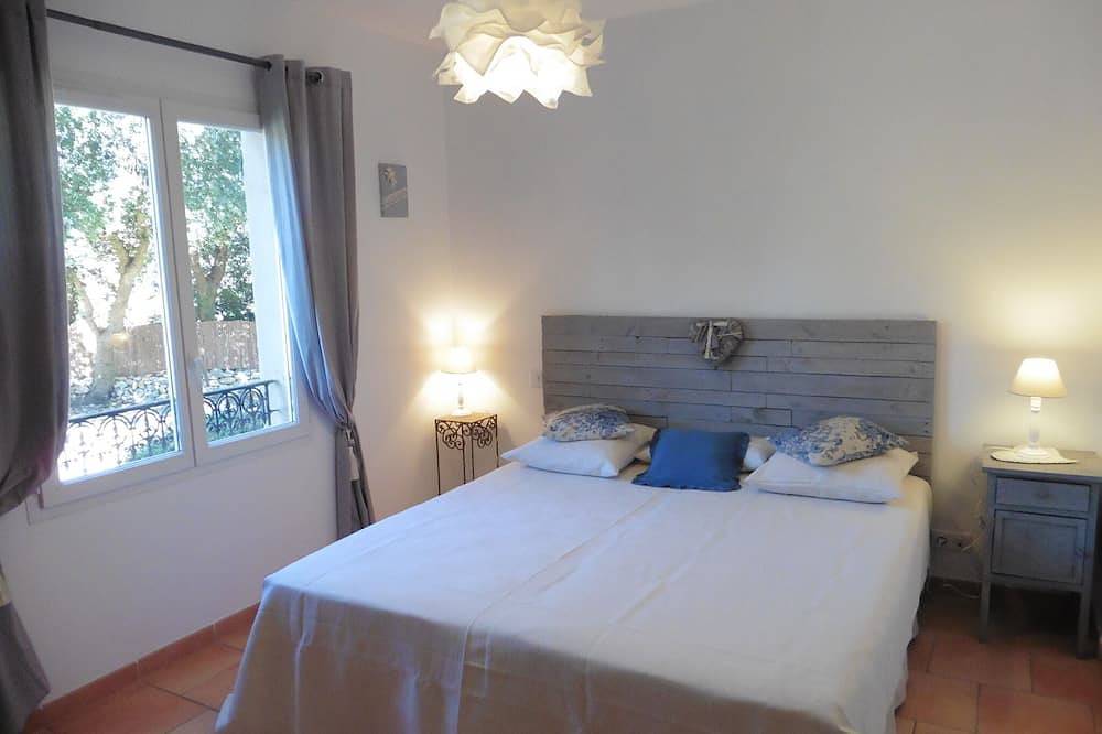 Gite Elanthau, 73 m² With Pool For 4-5 People in Rognes, Aix-en-Provence region