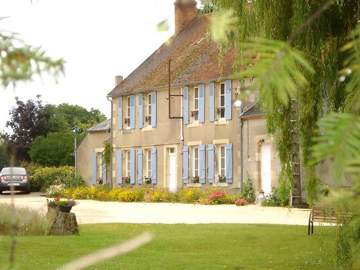 Gîte pour 6 personnes, avec jardin et terrasse à Alligny-Cosne