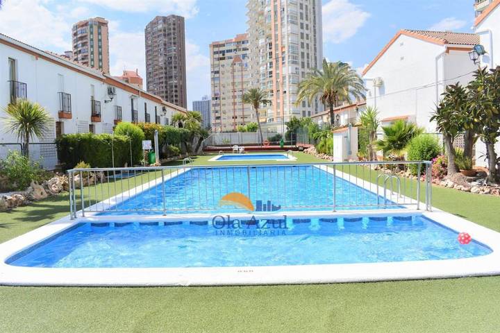 Casa de vacaciones para 4 personas, con balcón y piscina en Benidorm