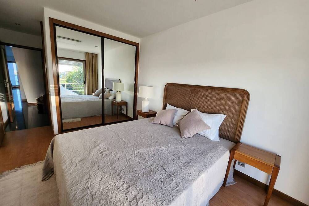 Entire apartment, In Secret Waters. Enjoy this retreat overlooking the Ria in S.Jacinto in Ria de Aveiro, Aveiro