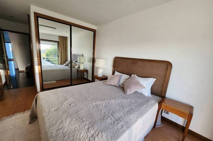 Appartamento intero, In Secret Waters. Enjoy this retreat overlooking the Ria in S.Jacinto in Ria de Aveiro, São Jacinto