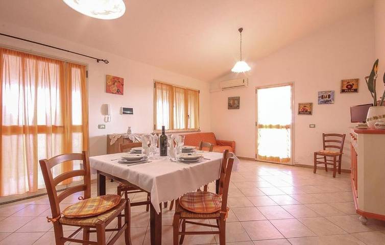 Location de vacances pour 5 personnes, avec vue et jardin, adapté aux familles à Sant'Anna Arresi - 4