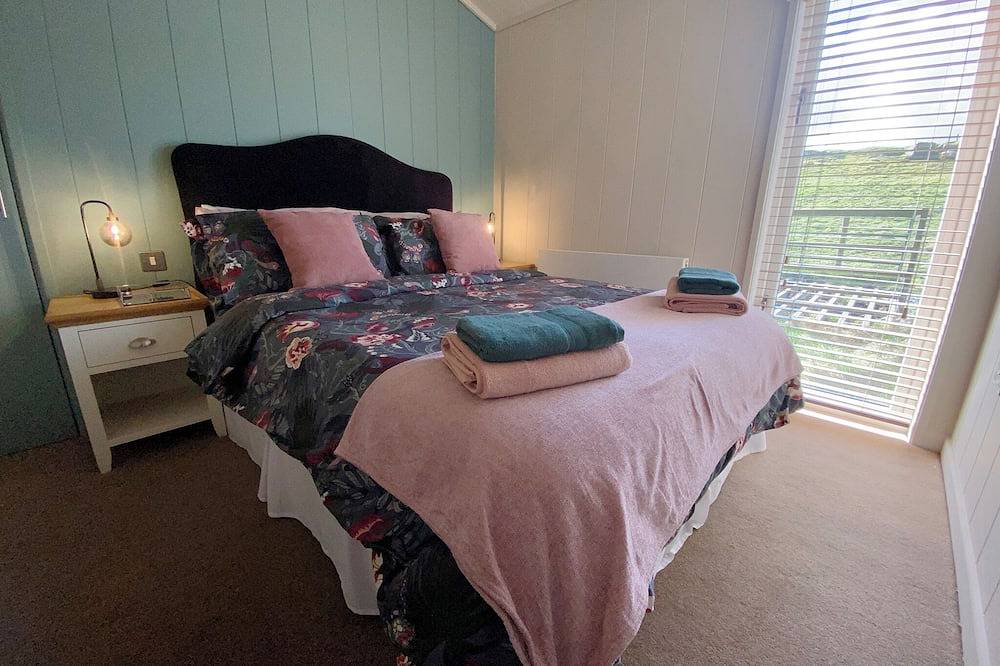 Luxury Holiday Lodge with Hot Tub in Kielder Forest Park