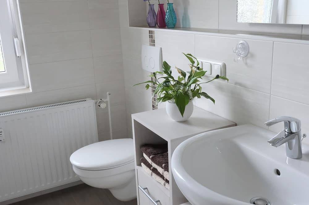 Ganze Wohnung, Moderne Ferienwohnung in ruhiger Lage, zentrumsnah, für 2 Personen in Weißwasser (Oberlausitz), Lausitzer Seenland