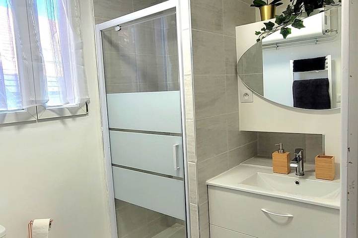 Appartement entier, Charmant Studio 26m² au Cœur de Troyes | Idéal pour 2  | Proche de Tout! in Troyes, Aube