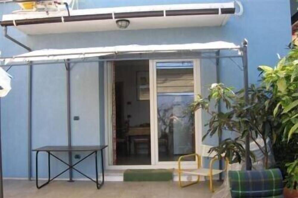 Ganze Wohnung, Lago d'Orta: liebevoll renovierte Ferienwohnung mit Garten + wunderschönem Blick in Miasino, Miasino Gemeinde