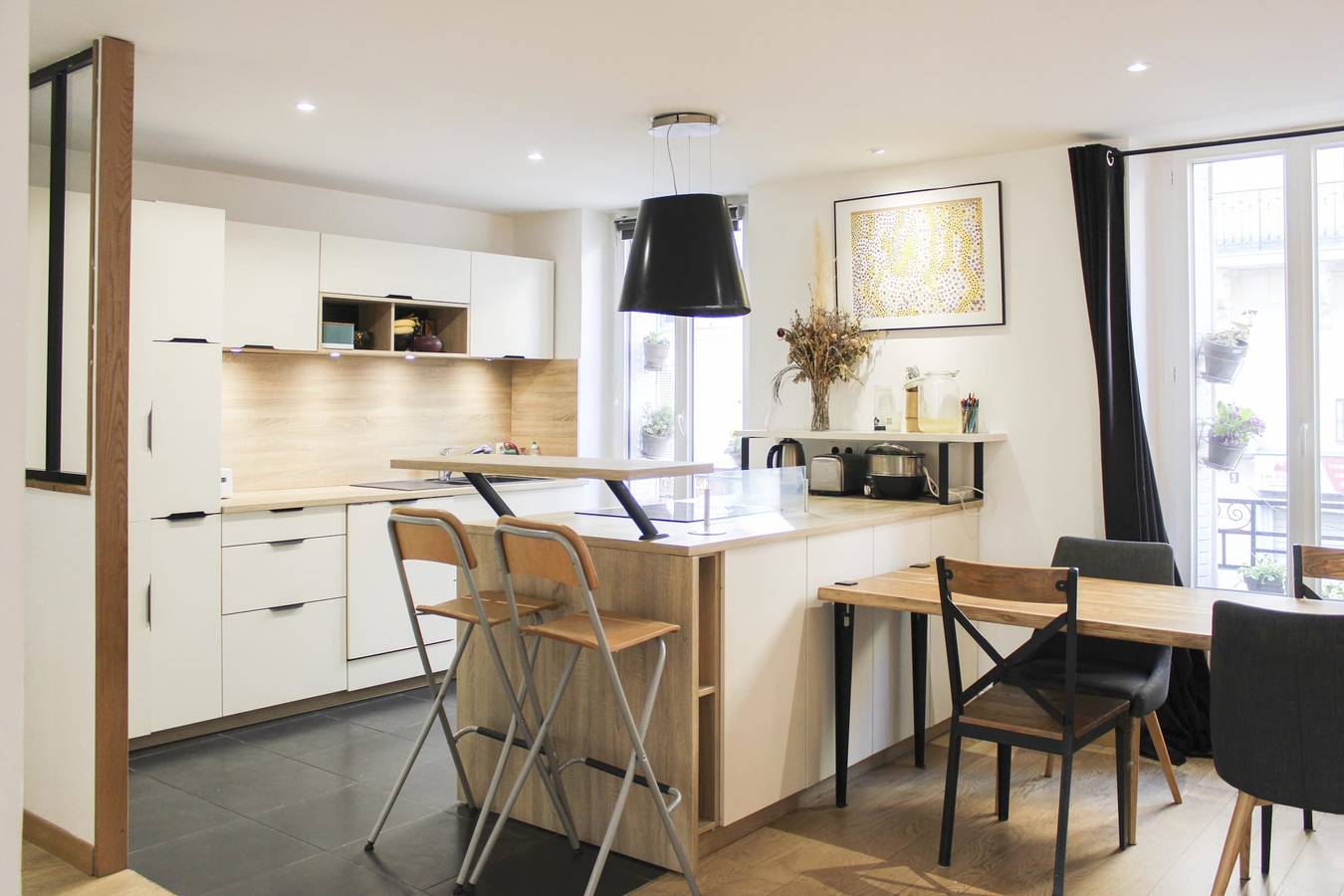Hel leilighet, Spacious T4 with Wifi near Bercy in 12th Arrondissement, Paris