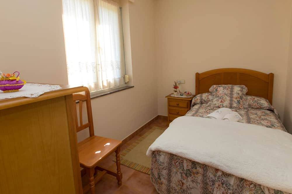 Casa El Cartero de Valdepares in El Franco, Costa Verde