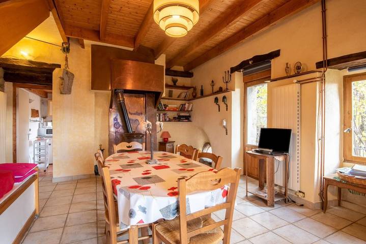 Maison "Gîte De Chapelèche Les Genêts 7 Pl" avec vue sur montagne, terrasse privée et Wi-Fi in Gluiras, Parc naturel régional des Monts d'Ardèche